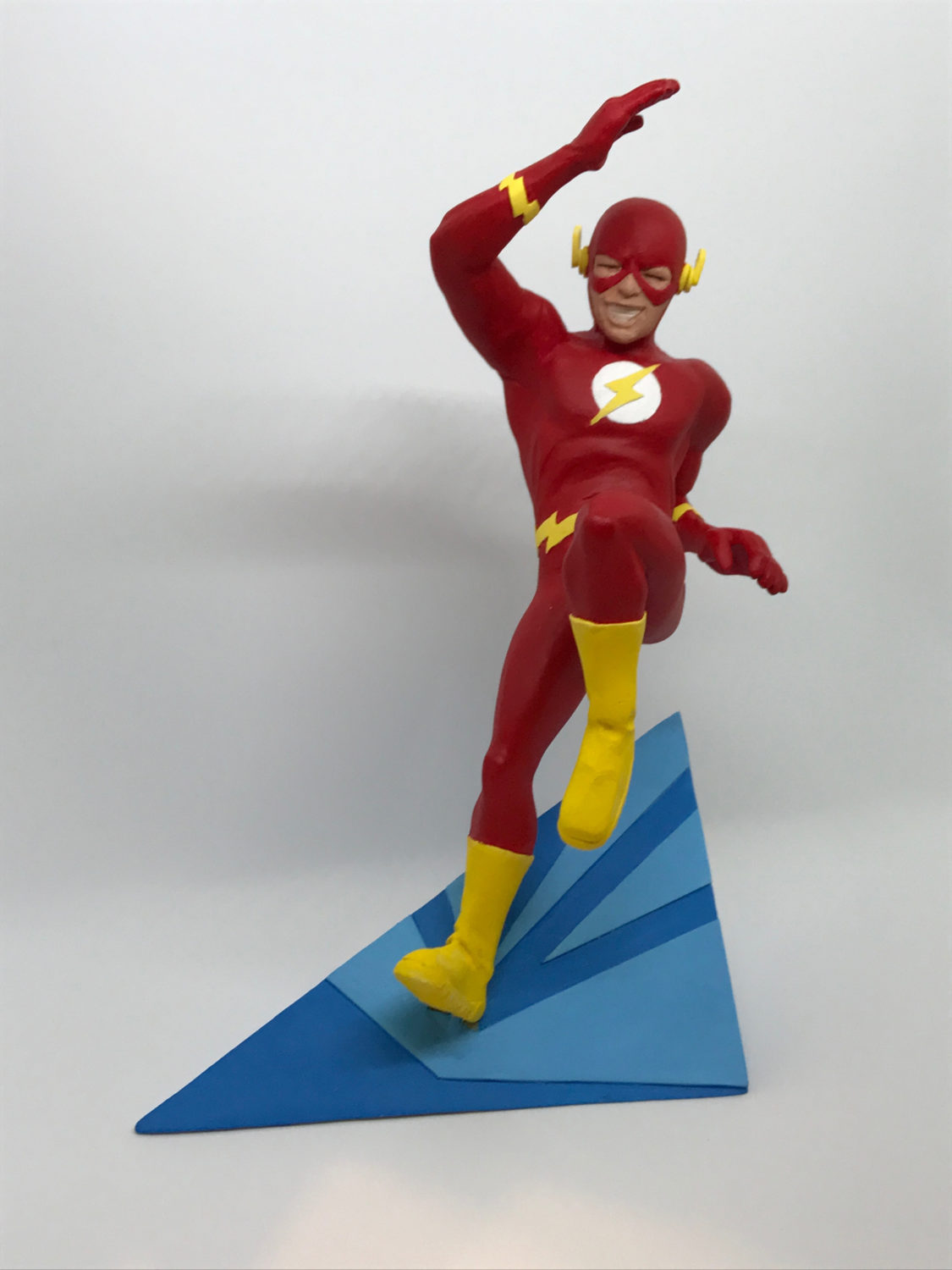 superman flash statue